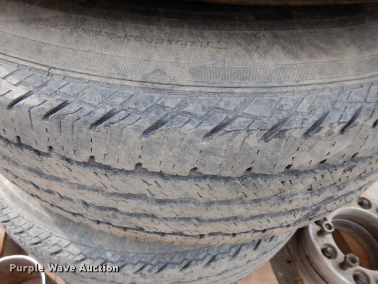 image for item GG9107 (4) 245/75R17 tires and wheels