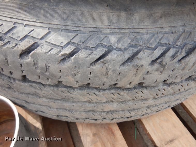 image for item GG9107 (4) 245/75R17 tires and wheels