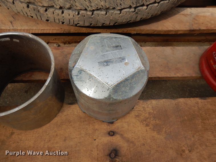 image for item GG9107 (4) 245/75R17 tires and wheels