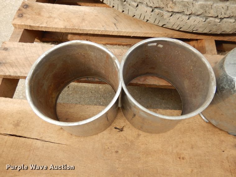 image for item GG9107 (4) 245/75R17 tires and wheels