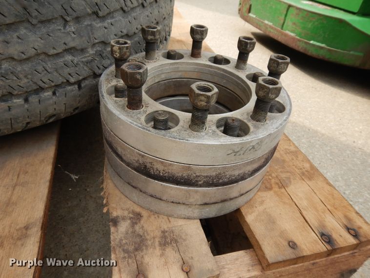 image for item GG9107 (4) 245/75R17 tires and wheels