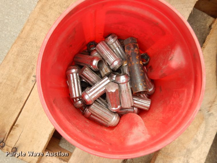 image for item GG9107 (4) 245/75R17 tires and wheels