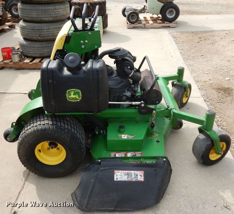 image for item GG9109 2015 John Deere 652R QT ZTR lawn mower