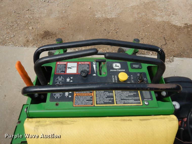 image for item GG9109 2015 John Deere 652R QT ZTR lawn mower