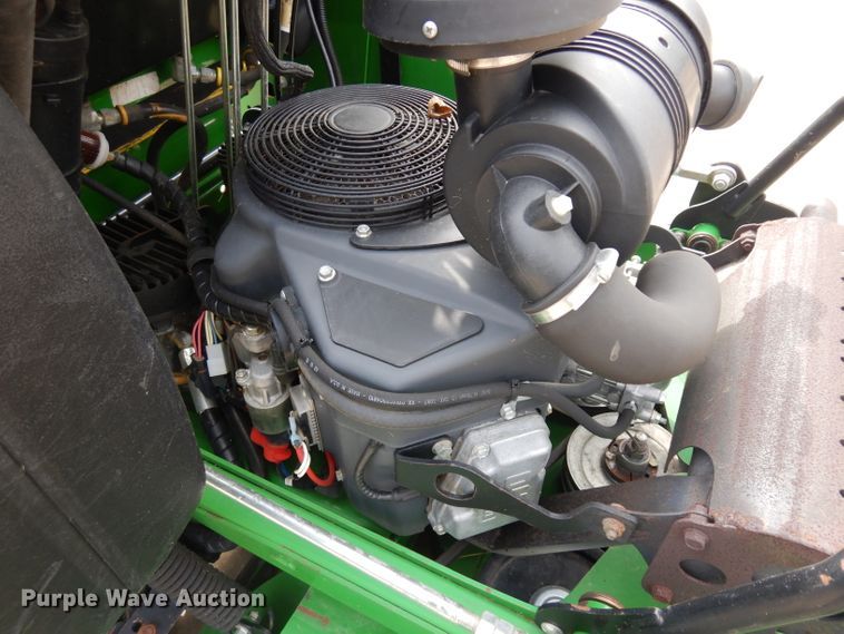 image for item GG9109 2015 John Deere 652R QT ZTR lawn mower