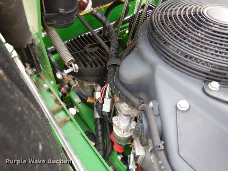 image for item GG9109 2015 John Deere 652R QT ZTR lawn mower