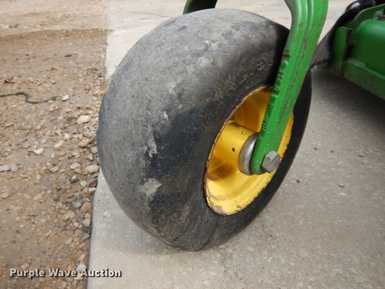 image for item GG9109 2015 John Deere 652R QT ZTR lawn mower