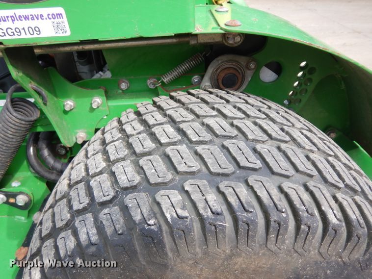 image for item GG9109 2015 John Deere 652R QT ZTR lawn mower