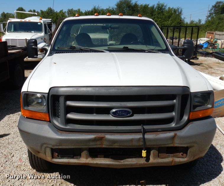 image for item GG9126 1999 Ford F450 Super Duty flatbed truck