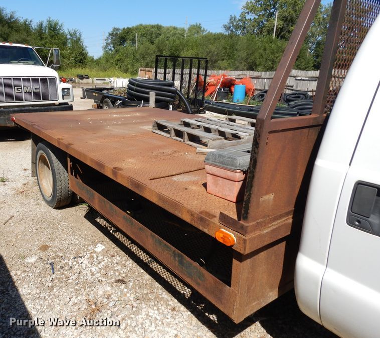 image for item GG9126 1999 Ford F450 Super Duty flatbed truck