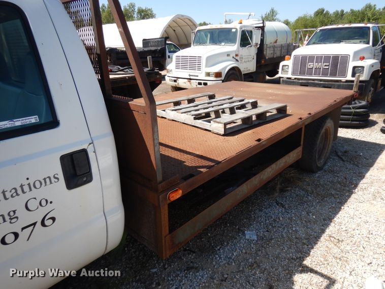 image for item GG9126 1999 Ford F450 Super Duty flatbed truck