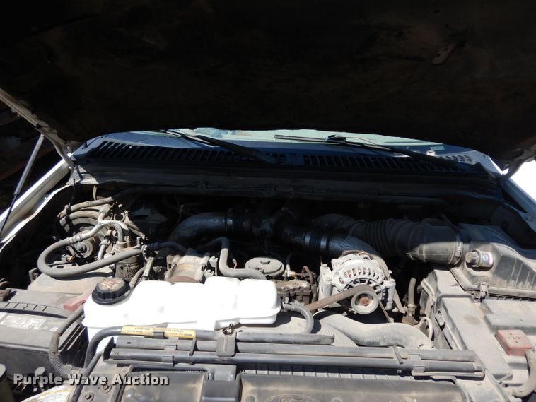 image for item GG9126 1999 Ford F450 Super Duty flatbed truck