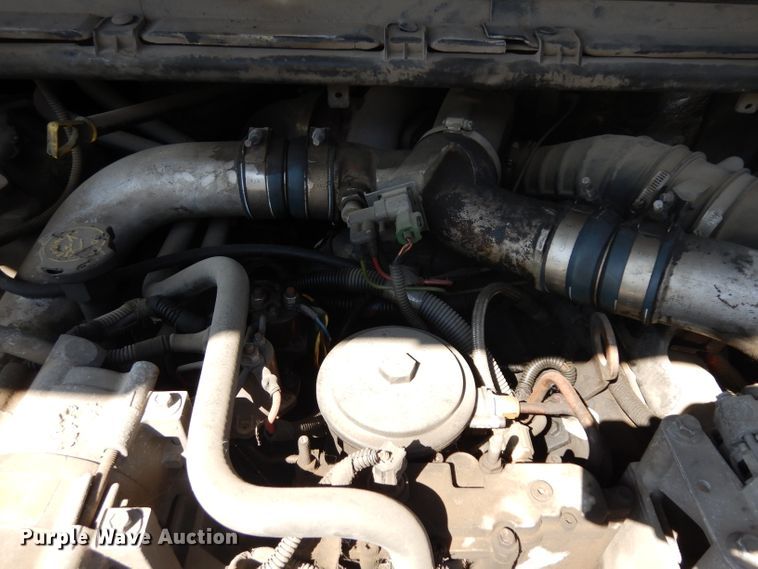 image for item GG9126 1999 Ford F450 Super Duty flatbed truck