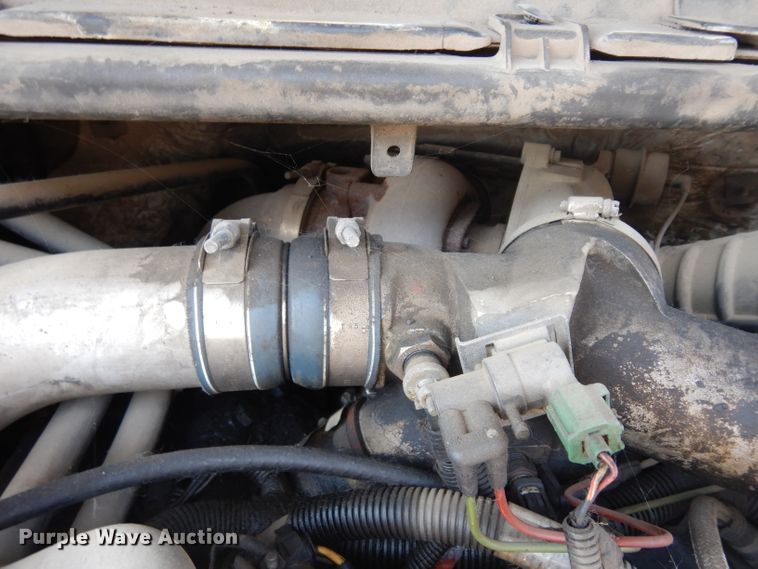 image for item GG9126 1999 Ford F450 Super Duty flatbed truck