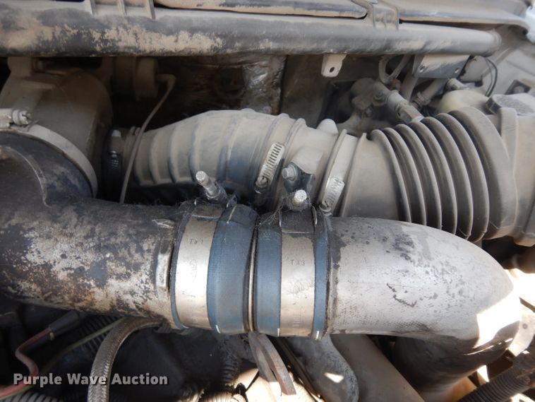 image for item GG9126 1999 Ford F450 Super Duty flatbed truck