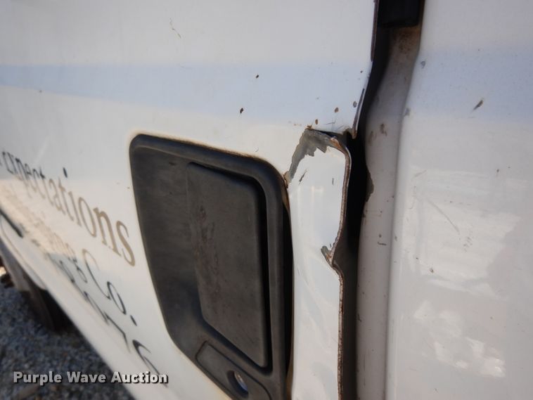 image for item GG9126 1999 Ford F450 Super Duty flatbed truck