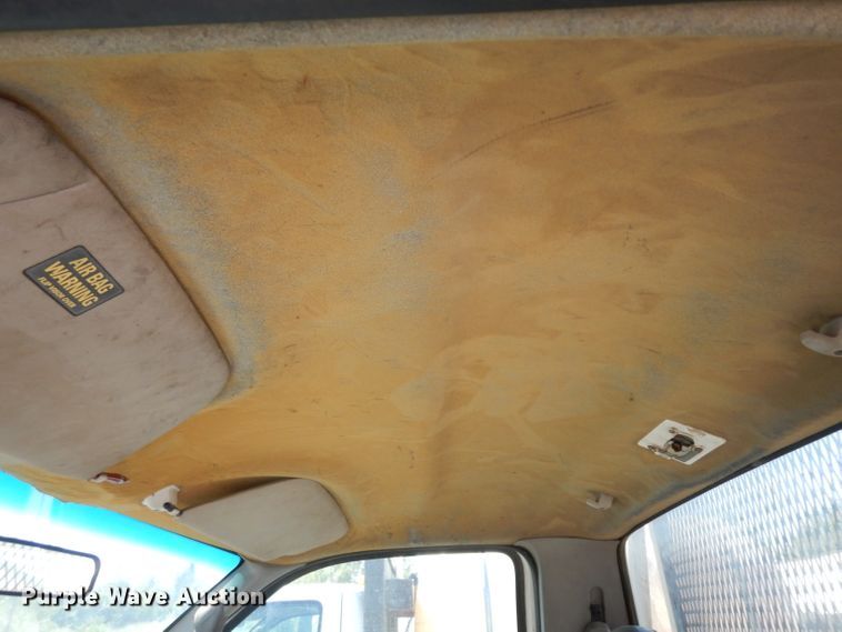 image for item GG9126 1999 Ford F450 Super Duty flatbed truck