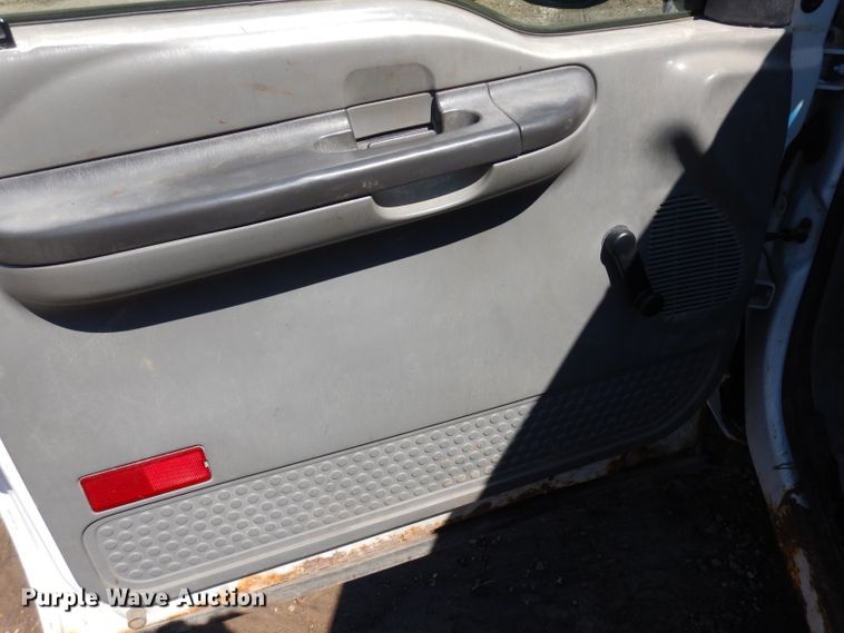 image for item GG9127 2003 Ford F450 Super Duty flatbed truck