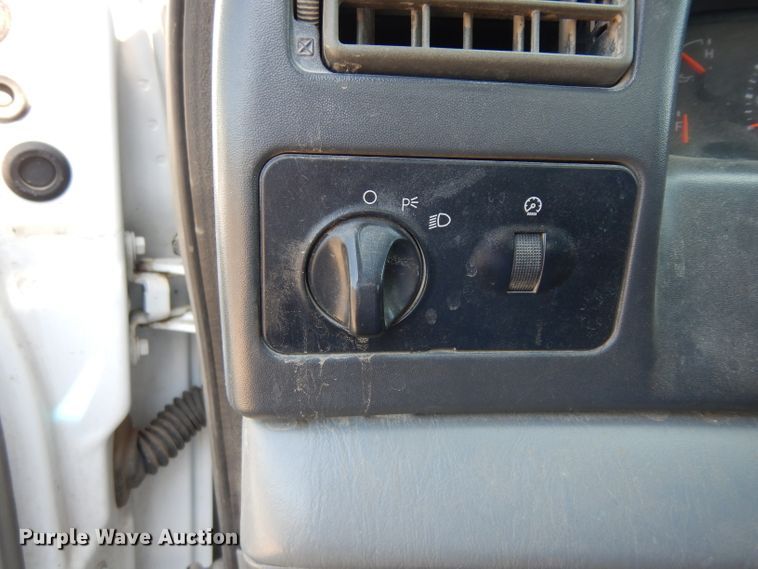 image for item GG9127 2003 Ford F450 Super Duty flatbed truck