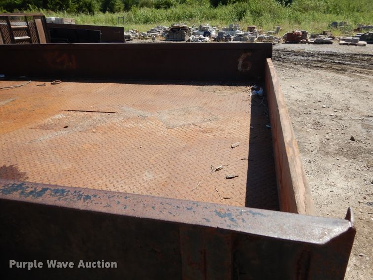 image for item GG9127 2003 Ford F450 Super Duty flatbed truck