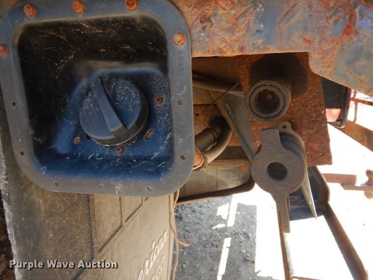 image for item GG9127 2003 Ford F450 Super Duty flatbed truck