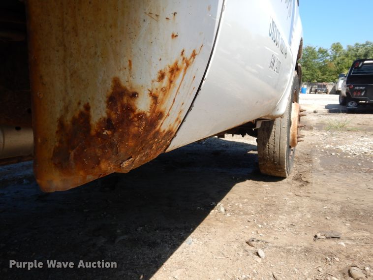 image for item GG9127 2003 Ford F450 Super Duty flatbed truck