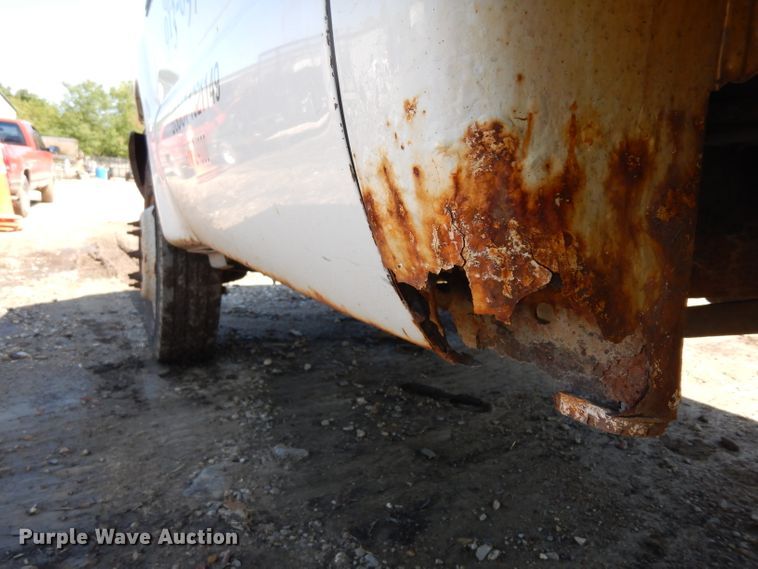 image for item GG9127 2003 Ford F450 Super Duty flatbed truck