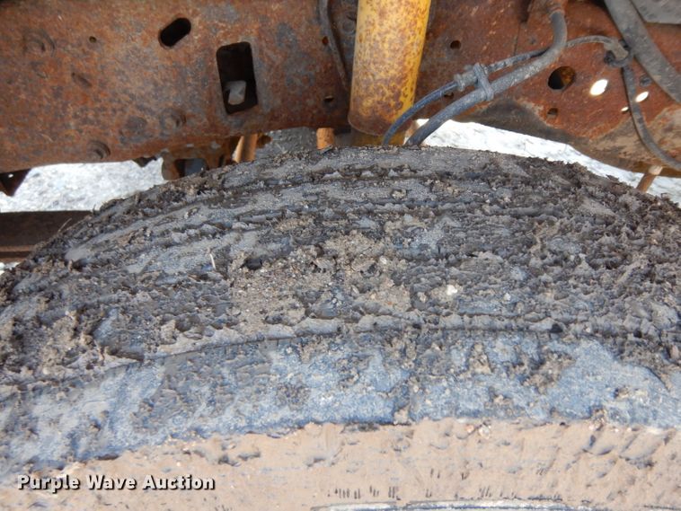 image for item GG9127 2003 Ford F450 Super Duty flatbed truck