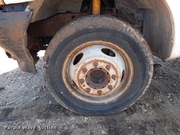 image for item GG9127 2003 Ford F450 Super Duty flatbed truck