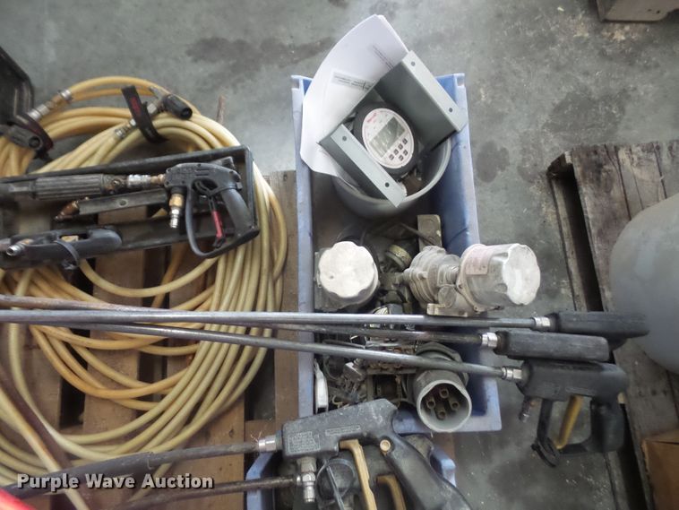 image for item GJ9791 Pressure washer wands and accessories