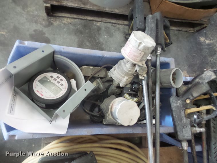 image for item GJ9791 Pressure washer wands and accessories