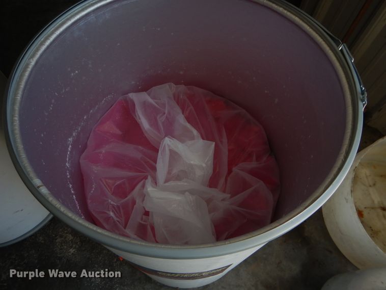 image for item GJ9806 Four barrel containment