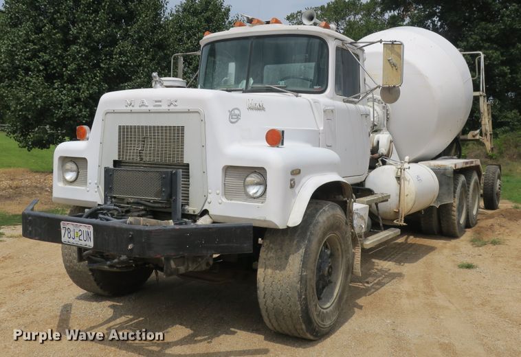 image for item DB10218 1987 Mack RS685LS Value Liner ready mix truck