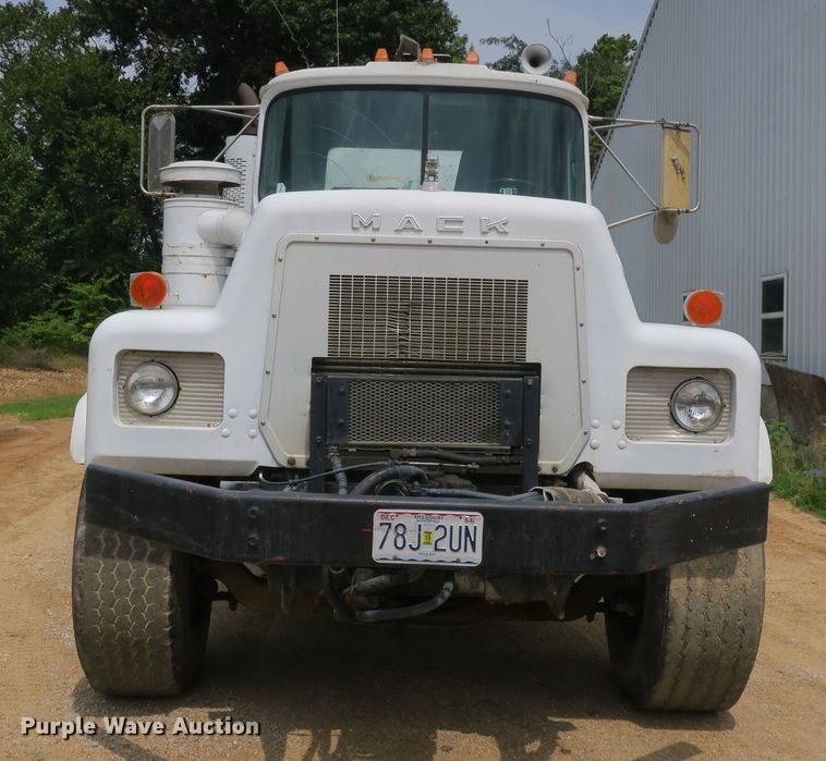 image for item DB10218 1987 Mack RS685LS Value Liner ready mix truck