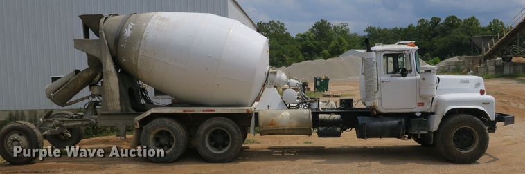 image for item DB10218 1987 Mack RS685LS Value Liner ready mix truck