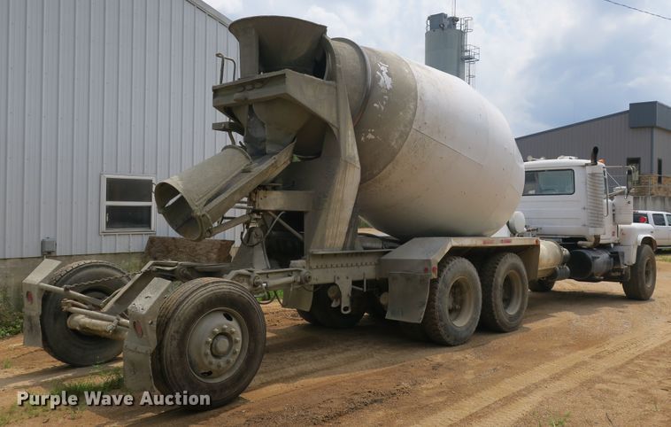 image for item DB10218 1987 Mack RS685LS Value Liner ready mix truck