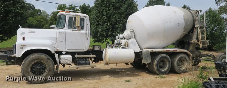 image for item DB10218 1987 Mack RS685LS Value Liner ready mix truck