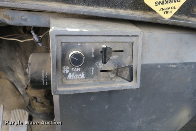 image for item DB10218 1987 Mack RS685LS Value Liner ready mix truck