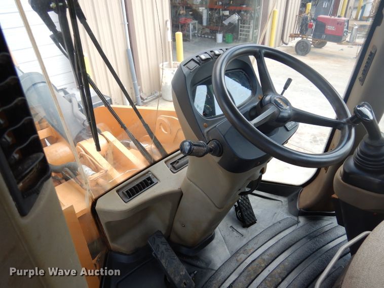 image for item DD3018 2014 Case 821F wheel loader