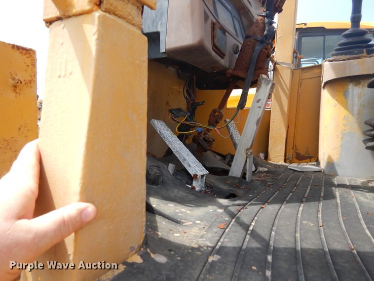 image for item DD3019 1998 John Deere 544H wheel loader