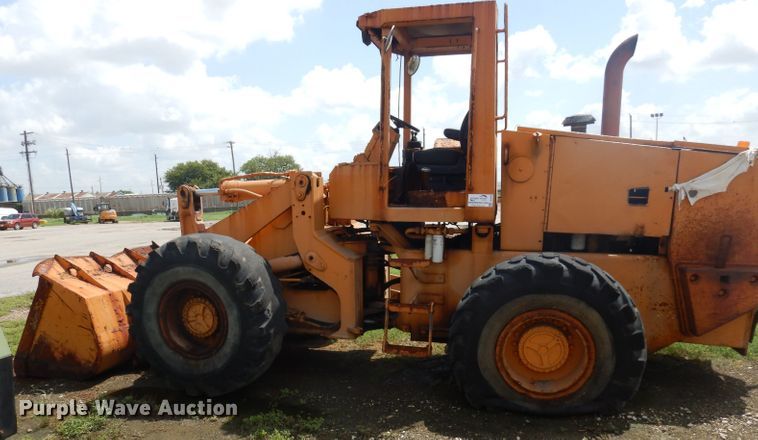 image for item DD3020 1990 Case 721 wheel loader