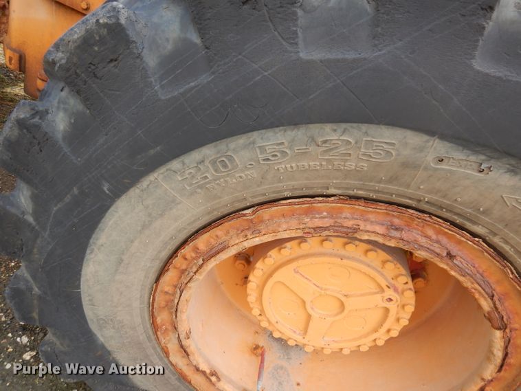 image for item DD3020 1990 Case 721 wheel loader