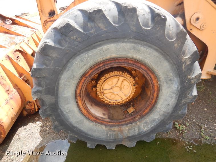 image for item DD3020 1990 Case 721 wheel loader