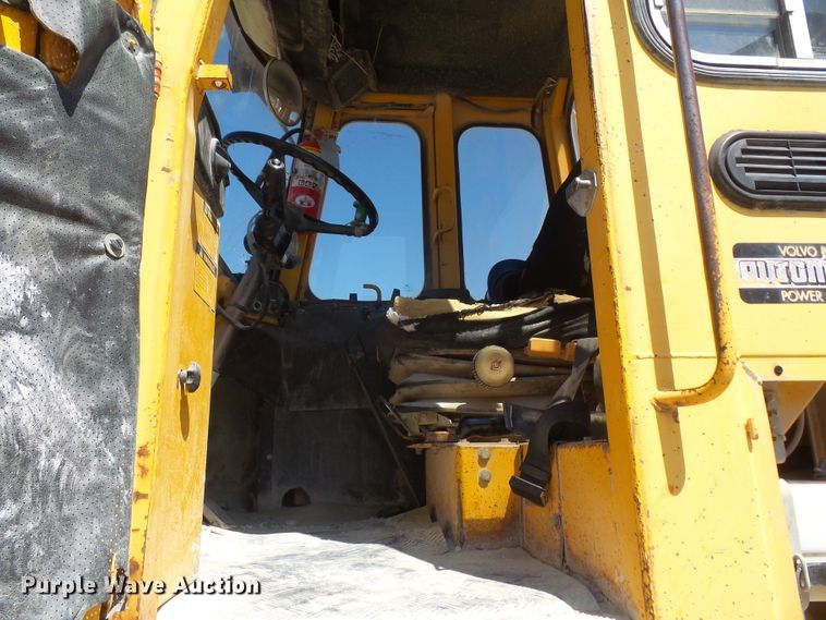 image for item DD6234 1992 Volvo Michigan L120 wheel loader