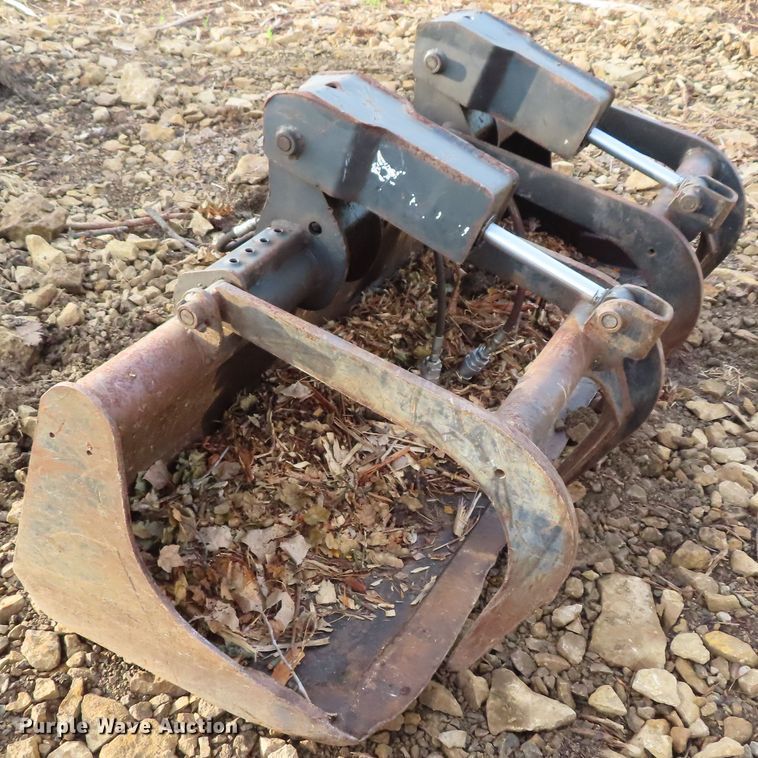 image for item DD6397 Bobcat 72"W grapple bucket