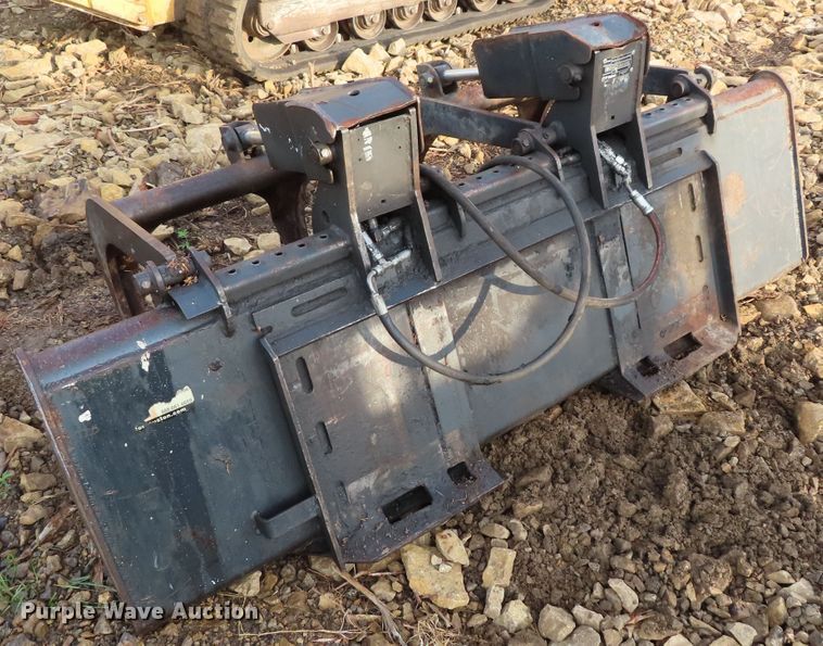 image for item DD6397 Bobcat 72"W grapple bucket