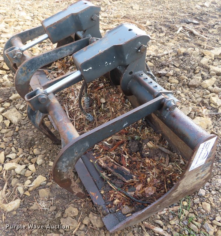 image for item DD6397 Bobcat 72"W grapple bucket