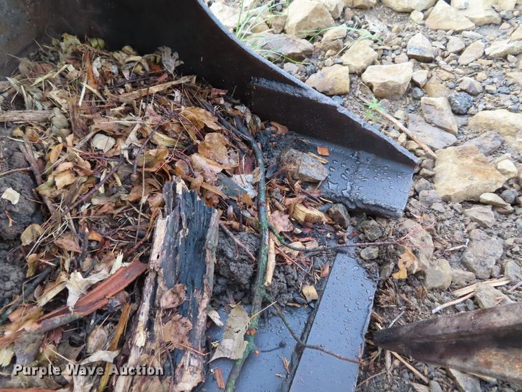 image for item DD6397 Bobcat 72"W grapple bucket