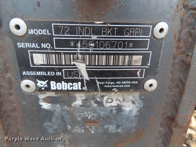 image for item DD6397 Bobcat 72"W grapple bucket