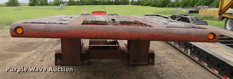 image for item DD7049 1995 Etnyre low boy equipment trailer